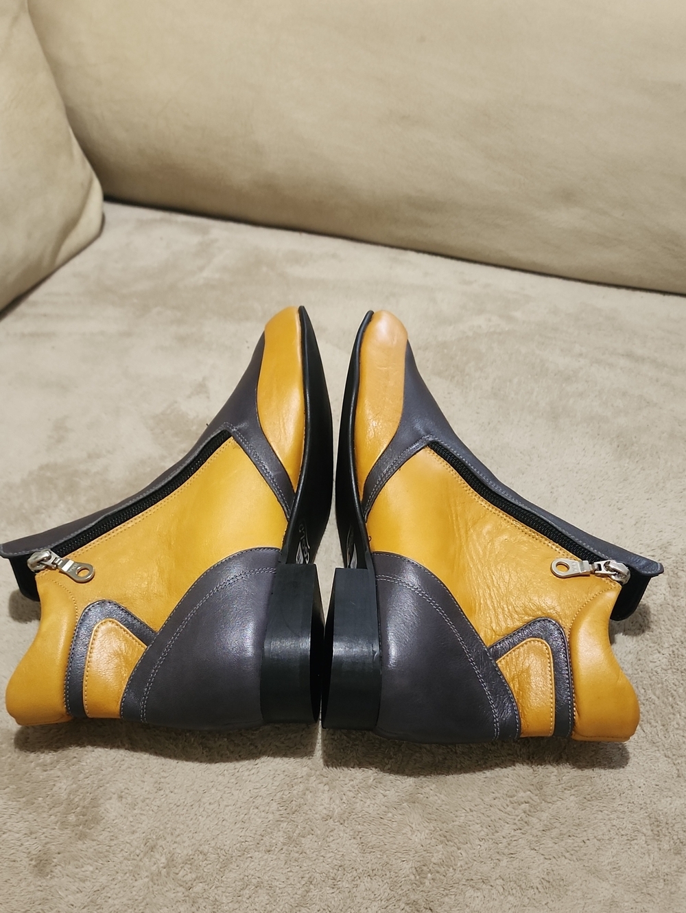NWT.Women’s vintage leather boots, colorblock boots, black mustard boots, - Picture 6 of 6
